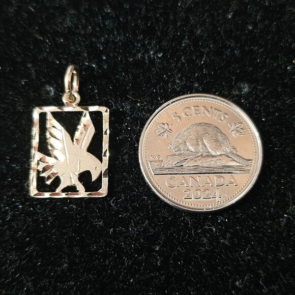 Beautiful 10K Gold Eagle Pendant – 1.4 Grams - Picture 4 of 8
